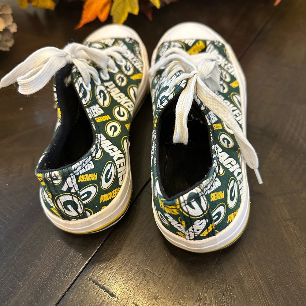 Packers Themed Women's Sneakers - Green and White - Picture 4 of 5
